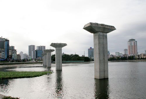 Ra ngoại thành mua đất, om tiền chờ Metro