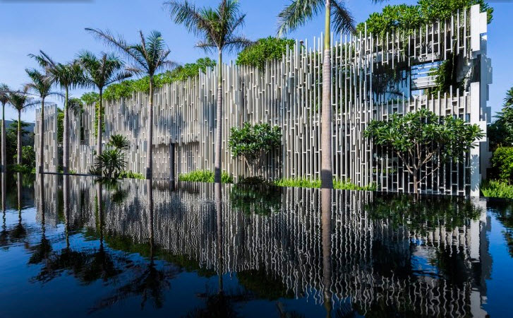 Báo ngoại 'choáng' với nhà phủ cây xanh ở Đà Nẵng