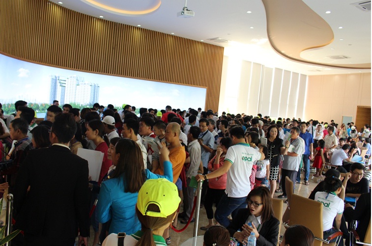 Căn hộ mẫu Opal Riverside “hút” hơn 1000 khách ngày khai trương