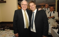 Bữa trưa với Warren Buffett đã thay đổi đời tôi