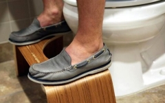 Thành triệu phú nhờ ghế kê chân trong toilet
