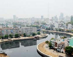 Bất động sản cao cấp bung hàng