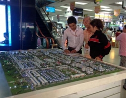 Thị trường bất động sản trông chờ kiều hối cuối năm