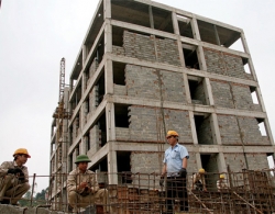 Bộ Xây dựng và Hà Nội lập \"tổ giải cứu\" bất động sản trong tuần này