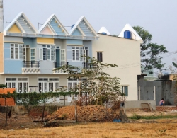 Cảnh báo mua nhà đất qua “công chứng thừa phát lại”