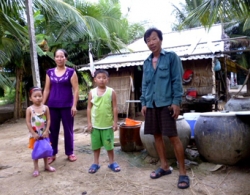 Tại huyện Châu Thành, tỉnh Bến Tre: Thu đất, phá nhà không có quyết định