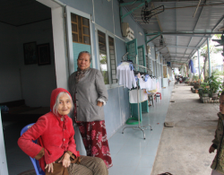 
                    Dan Lang Van: Doi chung toi la con no                