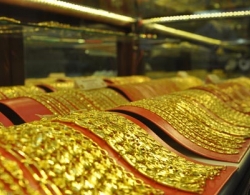 
                    Vang SJC giu gia 35,27 dau phien giao dich cuoi tuan                