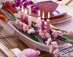 Ý tưởng sắp xếp hoa cho bàn tiệc thêm lung linh 
