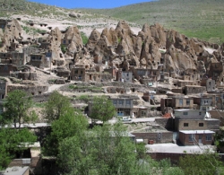 Làng cổ Kandovan - Những ngôi nhà trong hốc đá