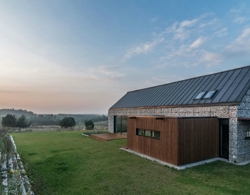 
                    Can nha doc dao tren thao nguyen                