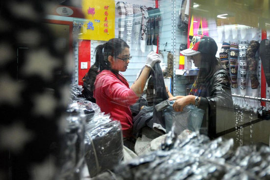 9X kinh doanh qua mạng nhận 'bằng tốt nghiệp tiền tỷ'