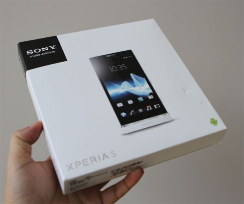 'Đập hộp' điện thoại cao cấp nhất của Sony ở Việt Nam