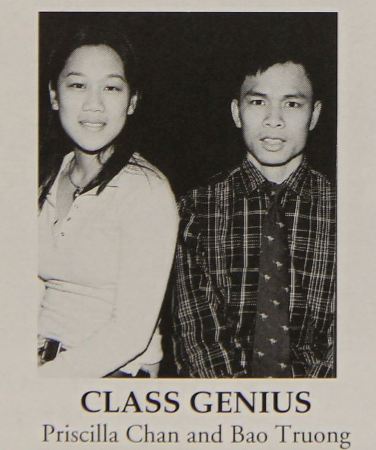 Hé lộ thời thơ ấu của vợ CEO Facebook .