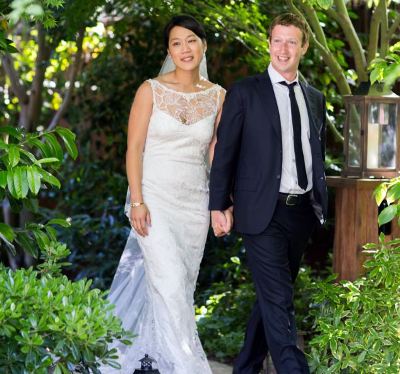 Hé lộ thời thơ ấu của vợ CEO Facebook .