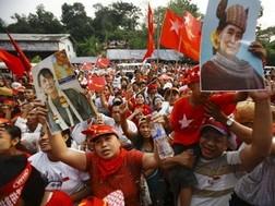 Bà San Suu Kyi thắng vang dội trong cuộc bầu cử tại Myanmar