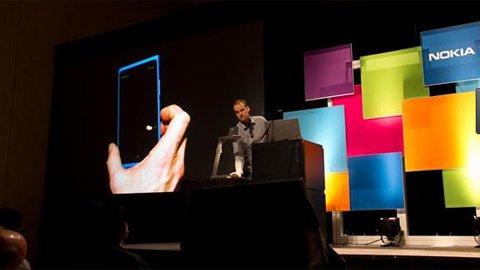 CES 2012 Siêu phẩm Nokia Lumia 900 được khen tới tấp