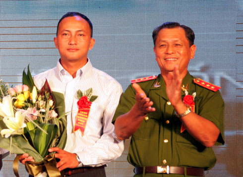 Hiệp sĩ săn bắt cướp - Nhân vật của năm 2011