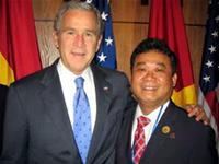 Ngày 18/12 vừa rồi đã có cuộc “soán ngôi” ngoạn mục khi ông Đặng Thành Tâm trở lại vị trí là người giàu nhất trên thị trường chứng khoán Việt Nam, vị trí mà ông từng được “phong” vào năm 2007.