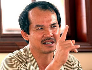 Đoàn Nguyên Đức - Lặn sâu, nước đục, cá lớn