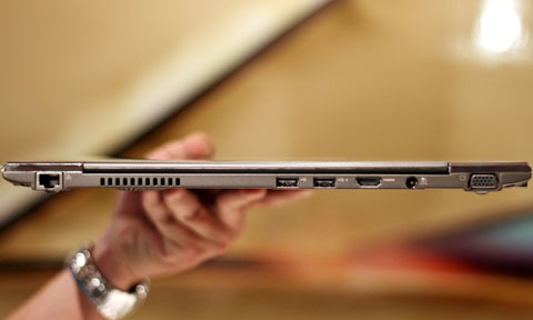 Ultrabook của Toshiba giá 32,3 triệu