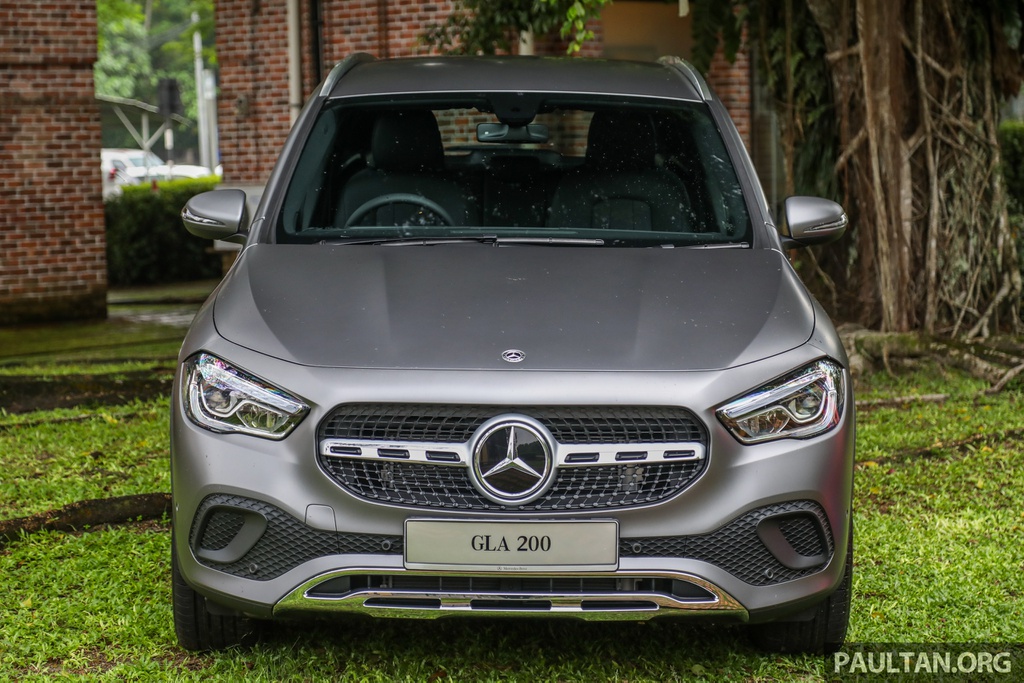 mercedes-benz-gla-2021-trinh-lang-2-phien-ban-moi-tai-malaysia