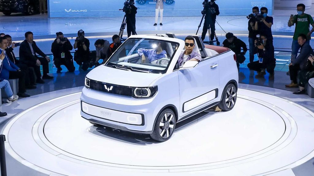Xe điện bán chạy nhất thế giới rẻ ngang Honda SH có thêm bản mui trần