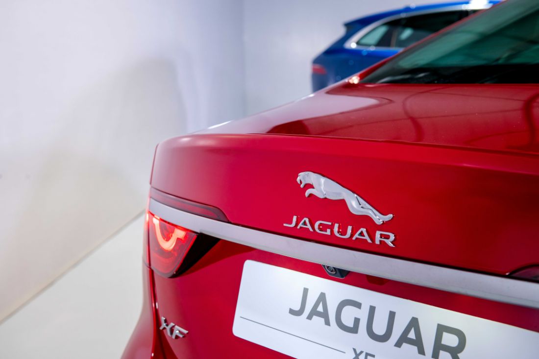 jaguar-viet-nam-sap-ra-mat-bo-doi-xf-va-f-pace-2021-moi