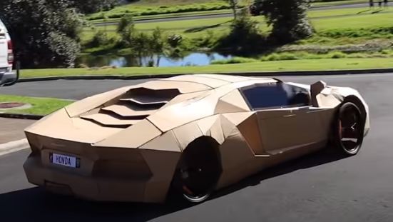 Bản sao Lamborghini có thể lái được làm từ bìa carton được bán với giá   