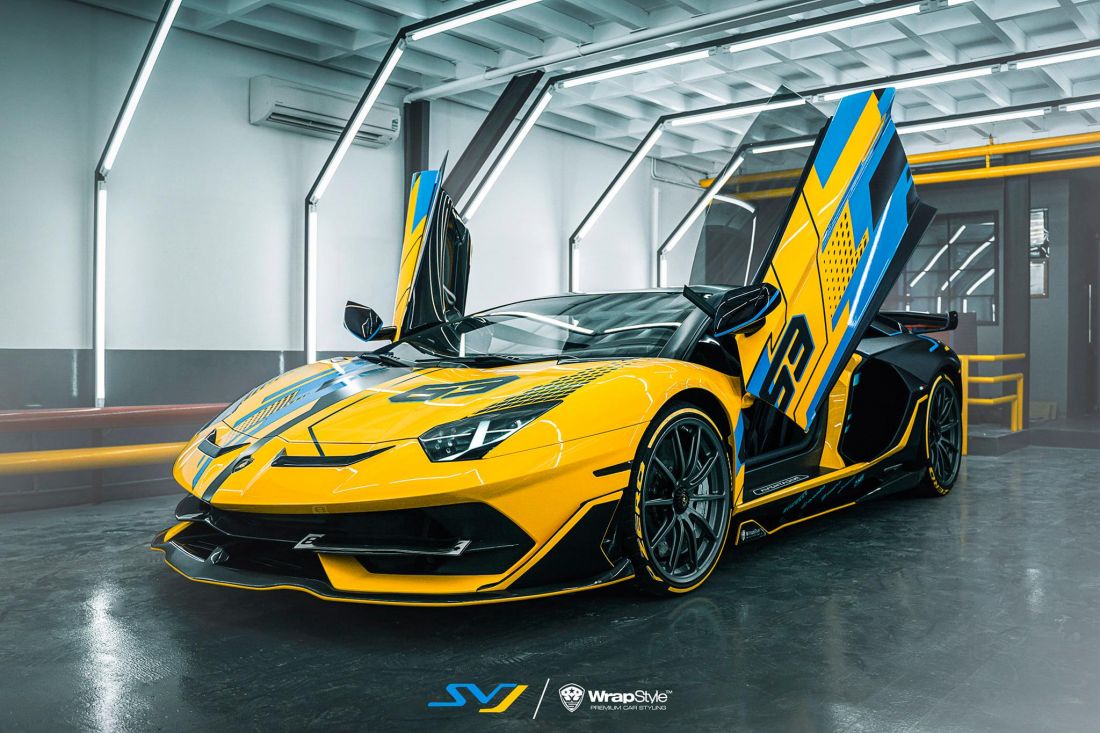 Không chỉ đơn giản là chiếc xe hạng sang, Lamborghini Aventador SVJ là biểu tượng của tốc độ, sự đam mê và sự nổi bật. Đến xem hình ảnh này và đắm chìm trong vẻ đẹp của một siêu xe thật đẳng cấp.