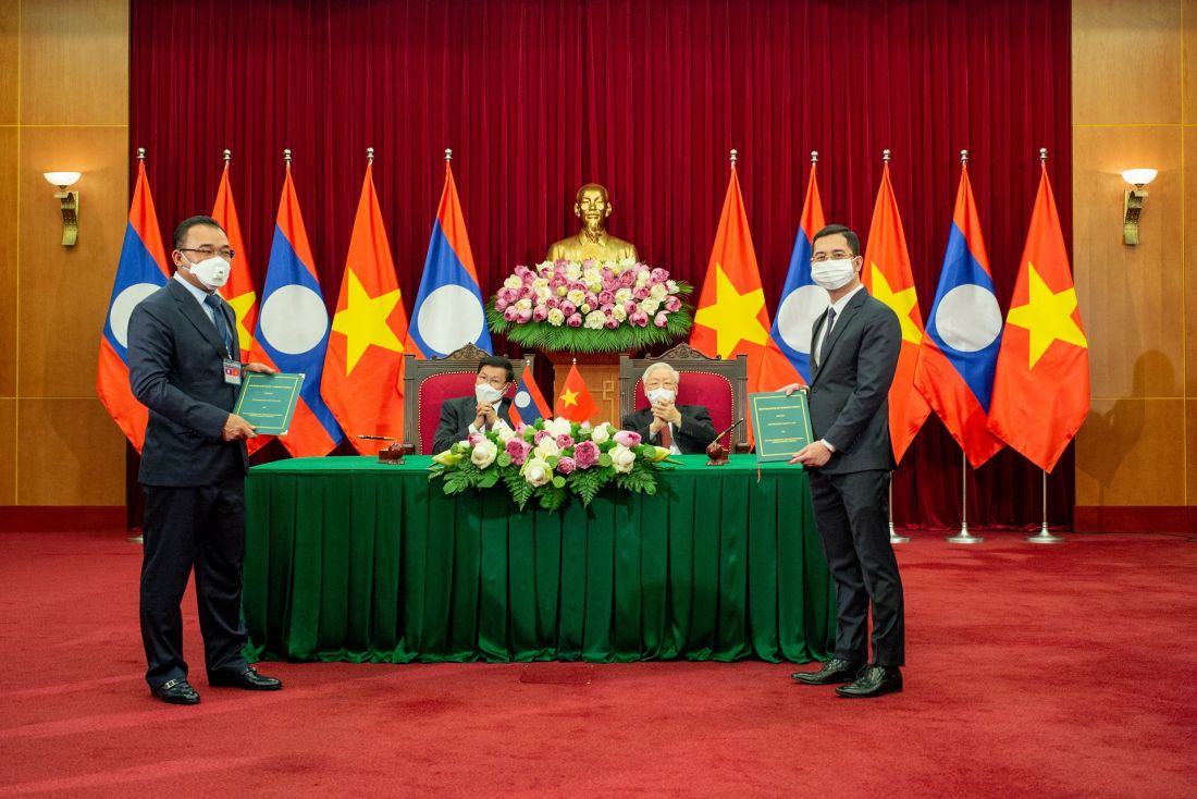Hôm nay 28/6, trước sự chứng kiến của Tổng Bí thư Việt Nam và Tổng Bí thư, Chủ tịch Lào, VinFast và Tập đoàn Phongsubthavy đã ký kết biên bản ghi nhớ hợp tác.