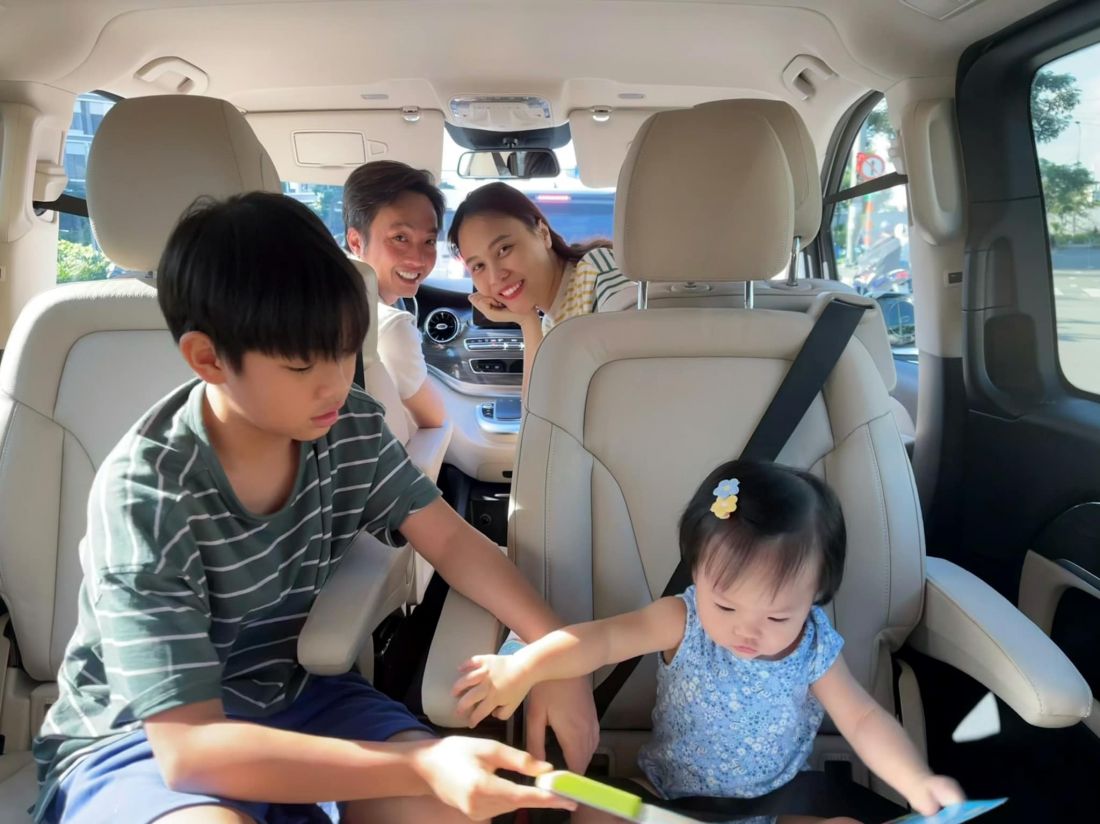 Dân chơi Nguyễn Quốc Cường mạnh tay sắm Mer V-Class để chiều lòng cho “anh 2 và chị 3”