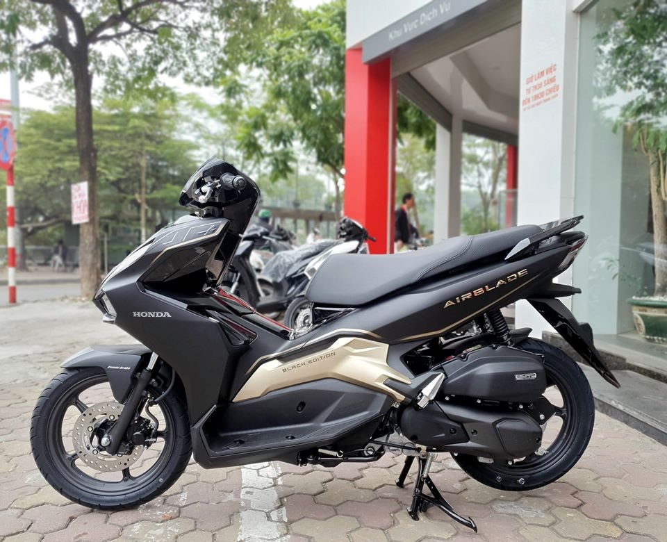 Giá xe số Honda CT125 nhập Thái về Việt Nam gần 200 triệu đồng