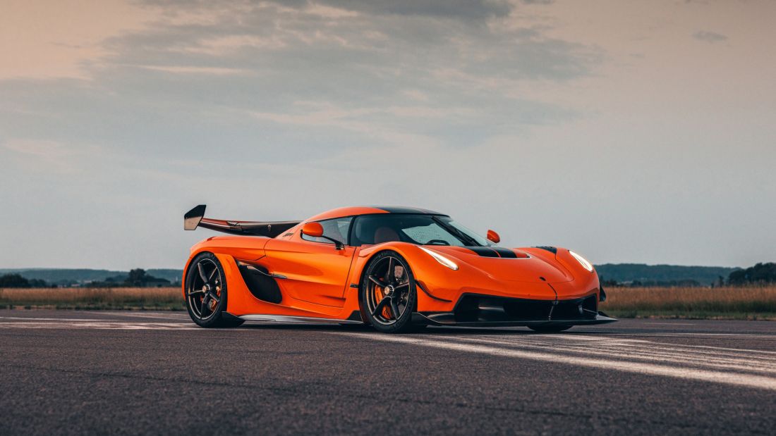 sieu-xe-koenigsegg-jesko-chao-ban-dan-choi-viet-nam-gia-lan-banh-hon-5-trieu-do-la