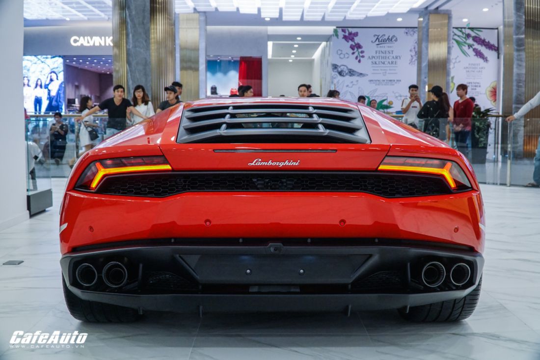 Ca-sĩ-Đoàn-Di-Băng-tậu-siêu-xe-Lamborghini