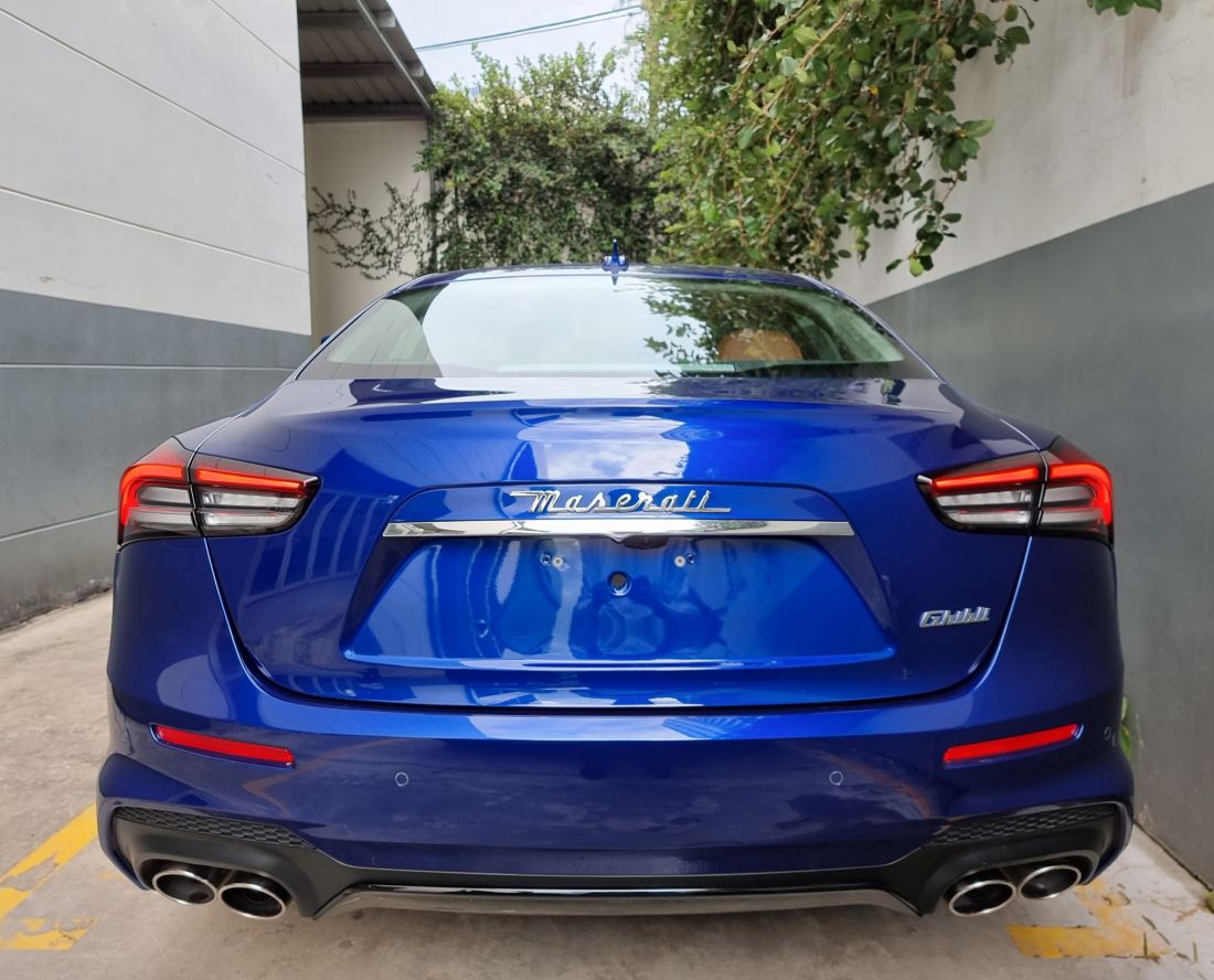 maserati-ghibli-hybrid-duoc-phan-phoi-chinh-hang-voi-gia-gan-6-ty-dong