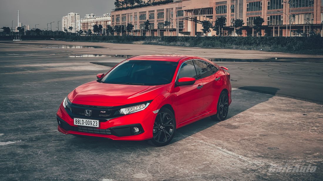 honda-civic-giam-gia-manh-hon-100-trieu-dong-vot-khach-truoc-khi-ra-phien-ban-moi