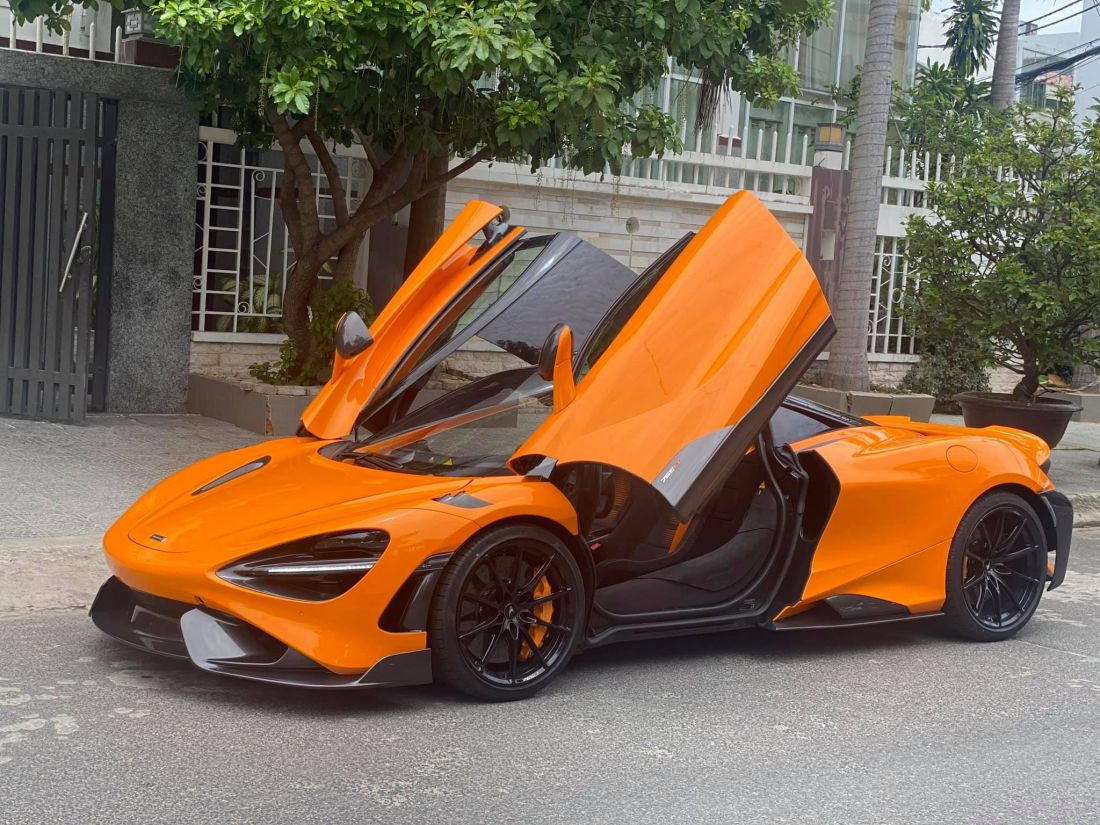 mclaren-765lt-dau-tien-ra-bien-so-viet-nam