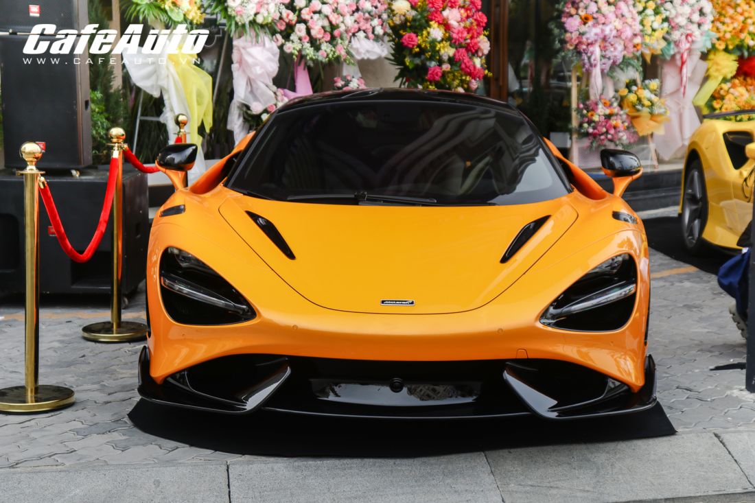 mclaren-765lt-dau-tien-ra-bien-so-viet-nam