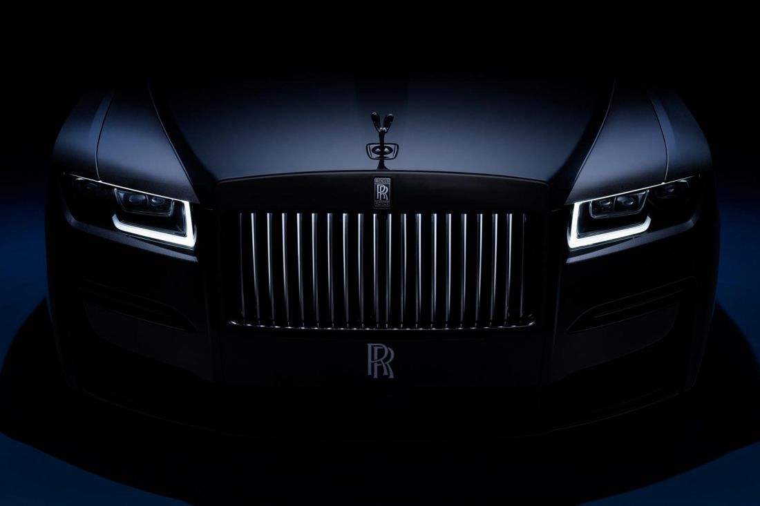 rolls-royce-ghost-black-badge-2022-ra-mat-huyen-bi-hon-manh-me-hon