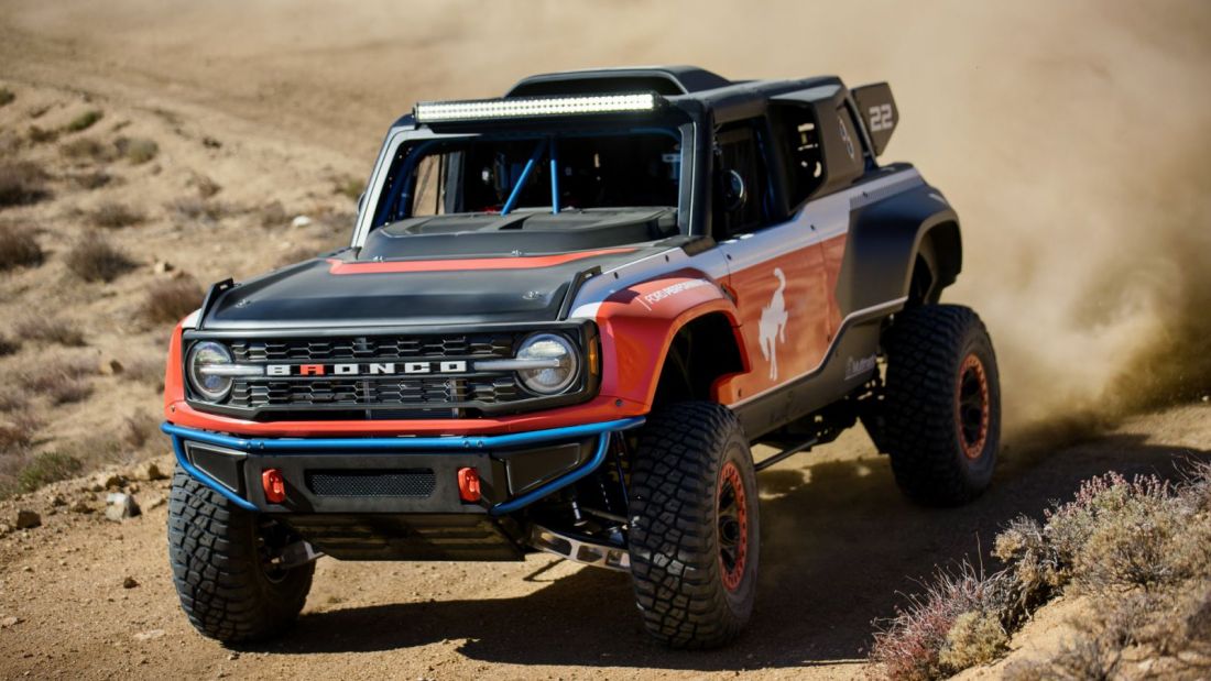 ford-lai-tung-them-bien-the-desert-racer-cho-bronco-voi-so-luong-gioi-han