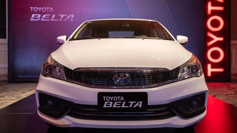 thay-the-vios-toyota-trinh-lang-belta-co-thiet-ke-y-duc-xe-ban-cham-suzuki-ciaz-khac-moi-logo