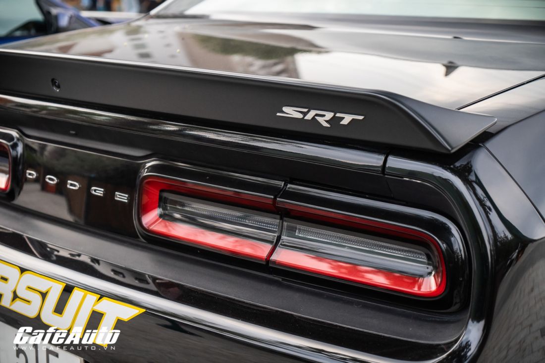 dodge-challenger-srt-hellcat-tai-xuat-voi-kieu-do-doc