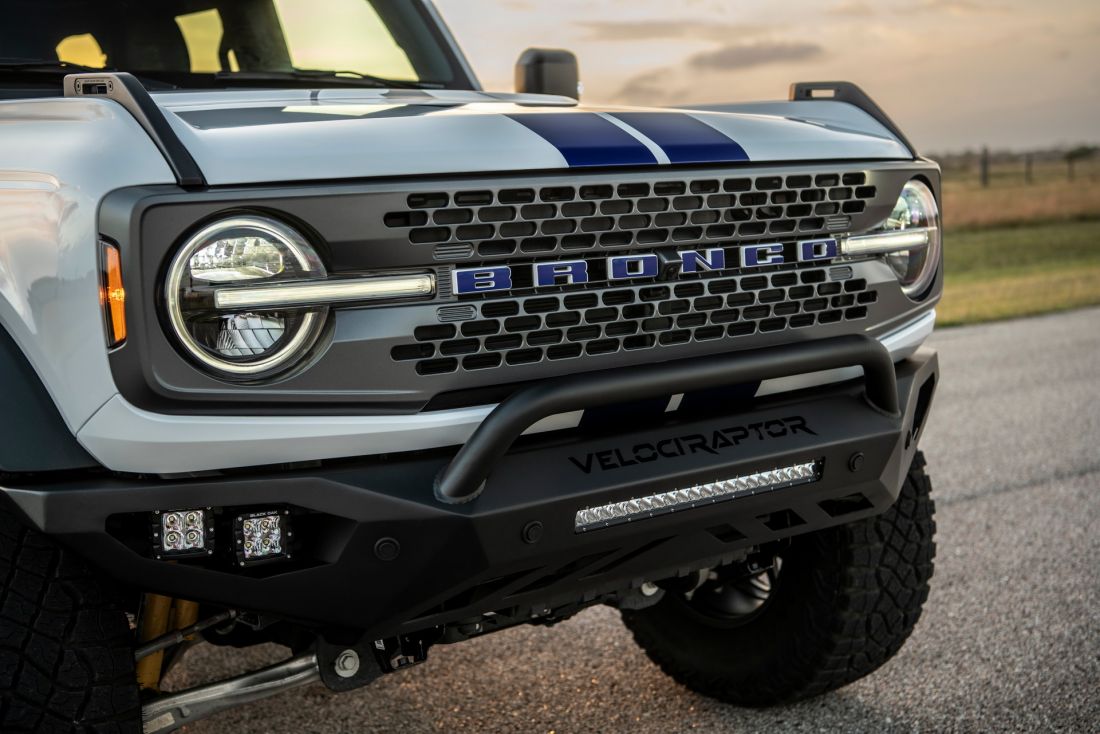 Với gói độ mới đến từ Hennessey Performance, Ford Bronco sẽ trở nên nên mạnh mẽ và có khả năng off-road tốt hơn, ngang tầm với biến thể hiệu năng cao Raptor vừa ra mắt.