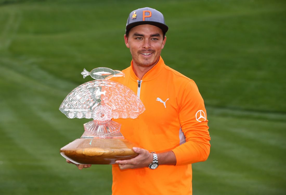 rickie-fowler-co-vong-dau-mo-man-tot-nhat-tai-farmers-insurance-open