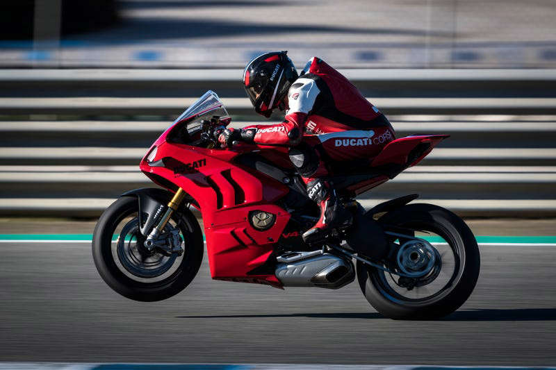Cận cảnh chiếc Ducati Superleggera V4 giá 6 tỷ đồng của Minh Nhựa  Xefun
