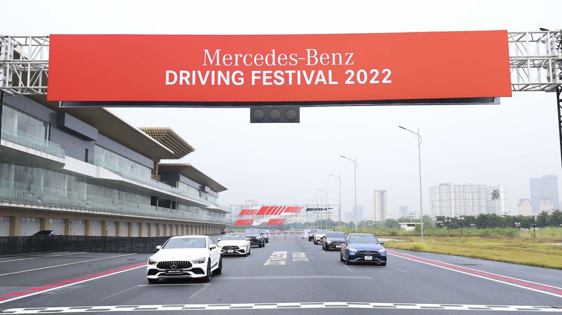 co-gi-moi-tai-su-kien-mercedes-benz-driving-festival-2022