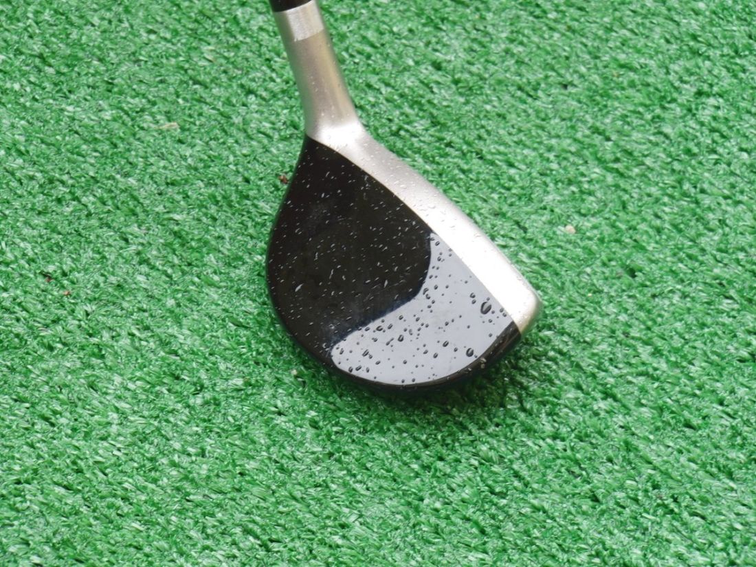 Vì sao golfer nên dùng gậy hybrid thay cho gậy sắt tiêu chuẩn?