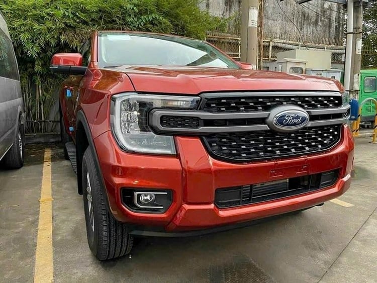 Ford Ranger Sport vừa về đại lý, trang bị thể thao hơn, giá bán hơn 860 ...