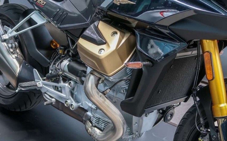 Moto Guzzi V100 Mandello 2023-CafeAuto-4